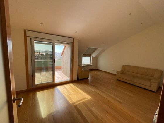 Foto 1 de Venta de piso en Teis de 3 habitaciones con terraza y garaje