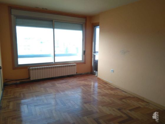 Foto 2 de Pis en venda a Ponteareas de 3 habitacions amb terrassa i calefacció