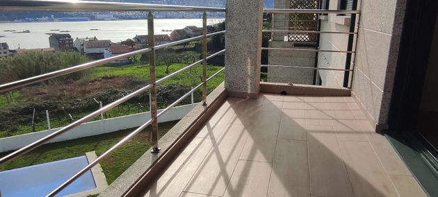 Foto 2 de Casa en venda a Moaña de 3 habitacions amb terrassa i piscina