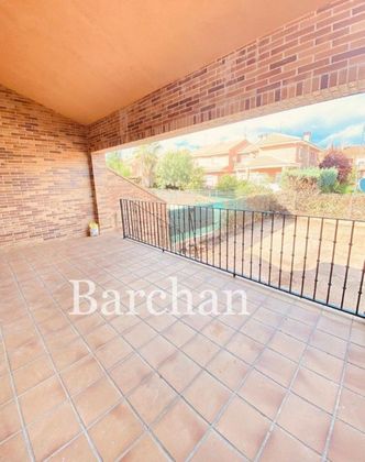Foto 2 de Casa en venda a calle Monasterio de Irache de 5 habitacions amb terrassa i garatge