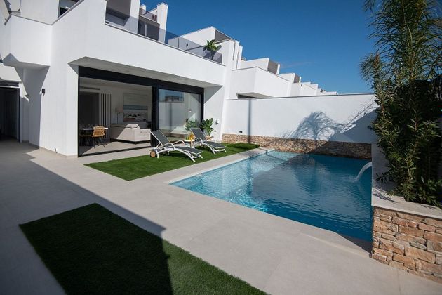 Foto 2 de Venta de chalet en Santiago de la Ribera de 3 habitaciones con terraza y piscina