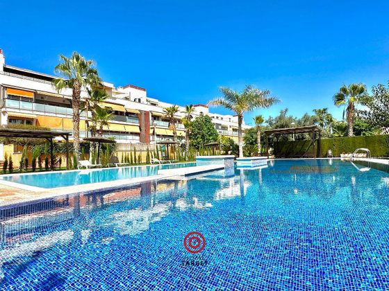 Foto 1 de Casa adossada en venda a Alicante Golf de 3 habitacions amb terrassa i piscina