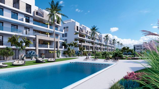 Foto 1 de Pis en venda a Urbanizaciones de 2 habitacions amb terrassa i piscina