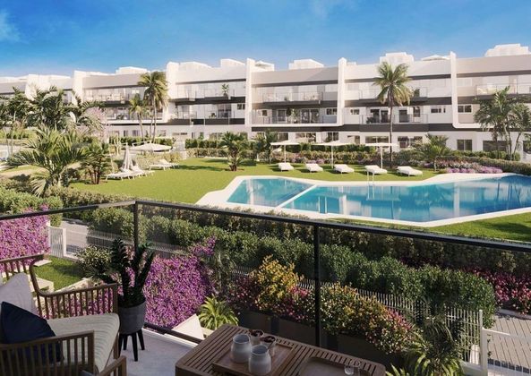 Foto 2 de Pis en venda a Gran Alacant de 2 habitacions amb terrassa i piscina