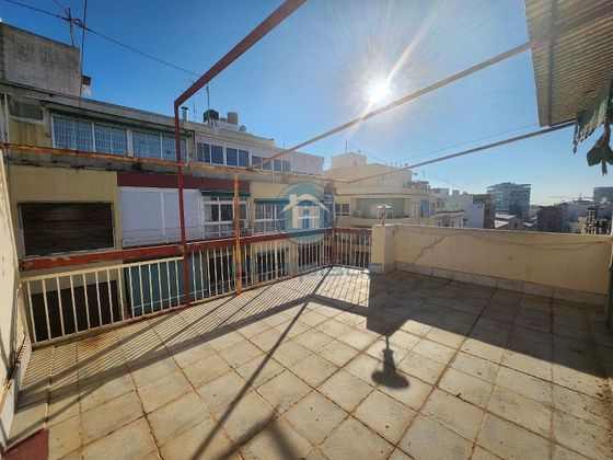 Foto 1 de Venta de ático en Mercado de 3 habitaciones con terraza y balcón