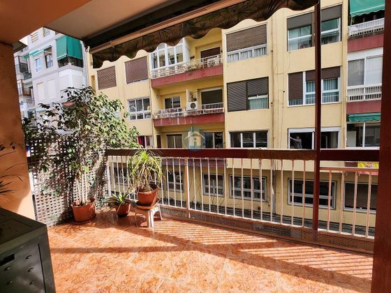 Foto 2 de Pis en venda a Mercado de 4 habitacions amb terrassa i balcó