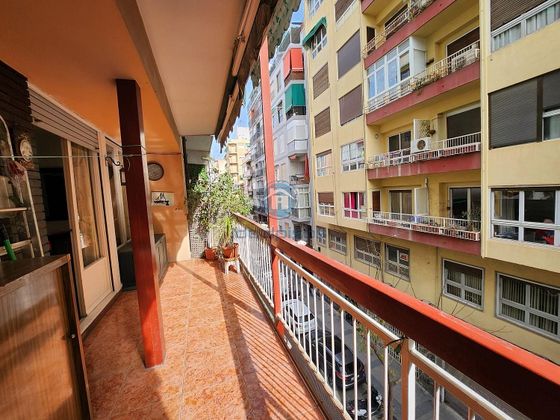 Foto 1 de Venta de piso en Mercado de 4 habitaciones con terraza y balcón