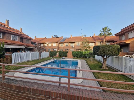 Foto 1 de Venta de casa en Divina Pastora de 5 habitaciones con terraza y piscina