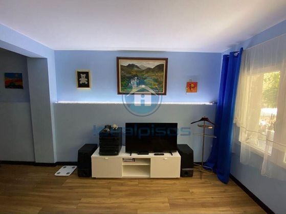 Foto 2 de Pis en venda a Carolinas Bajas de 3 habitacions amb aire acondicionat