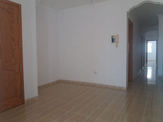 Foto 2 de Pis en venda a Vecindario norte-Cruce Sardina de 3 habitacions amb garatge i ascensor