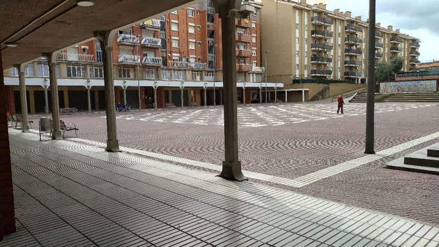 Foto 1 de Local en venda a plaza Osona de 95 m²
