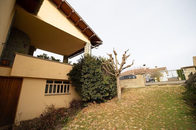 Foto 2 de Venta de chalet en L'Esquirol de 5 habitaciones con terraza y jardín