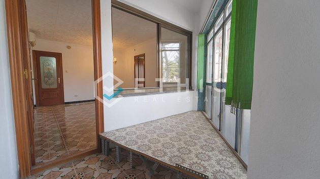 Foto 1 de Piso en venta en El Guinardó de 3 habitaciones con terraza y balcón