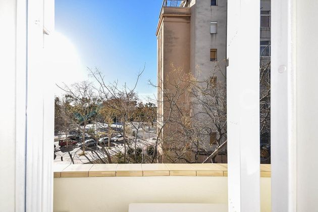 Foto 2 de Pis en venda a paseo De Calvell de 3 habitacions amb terrassa i balcó