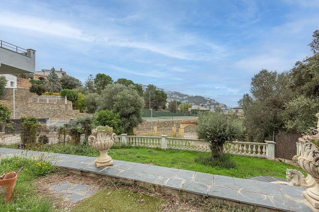 Foto 1 de Venta de chalet en Els Grecs - Mas Oliva de 4 habitaciones con terraza y jardín