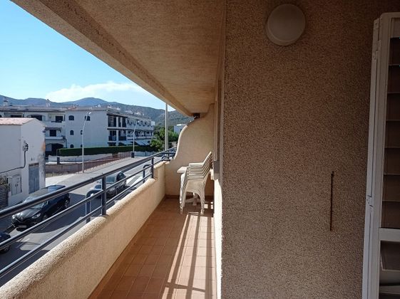 Foto 2 de Piso en venta en Llançà de 3 habitaciones con balcón