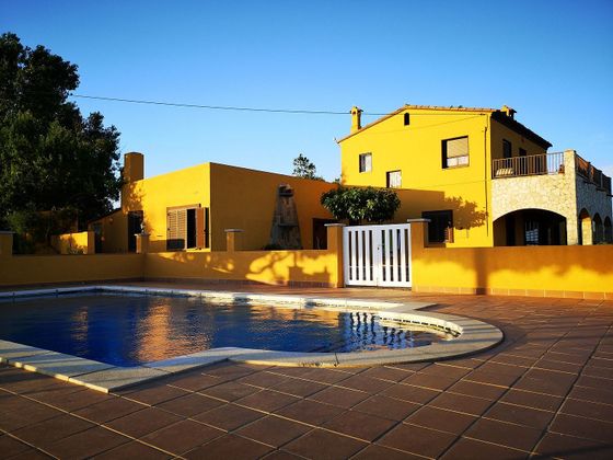 Foto 1 de Casa rural en venda a Peralada de 9 habitacions amb terrassa i piscina
