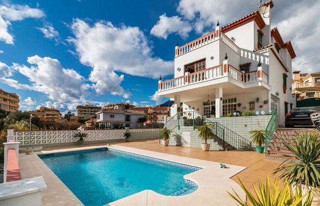 Foto 1 de Casa en venda a Zona Miraflores de 5 habitacions amb terrassa i piscina