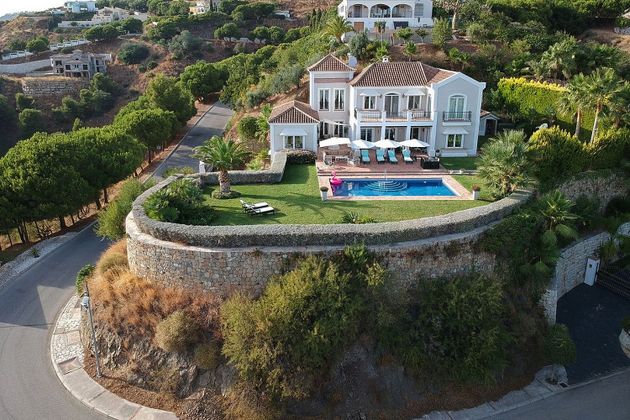 Foto 1 de Casa en venda a El Faro de Calaburra - Chaparral de 5 habitacions amb terrassa i piscina