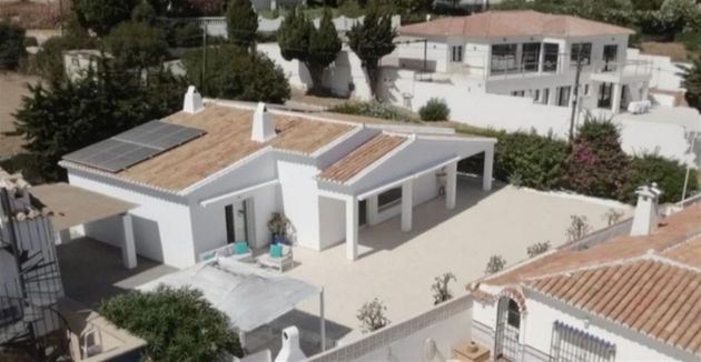 Foto 2 de Venta de casa en Las Lagunas de 3 habitaciones con terraza y piscina