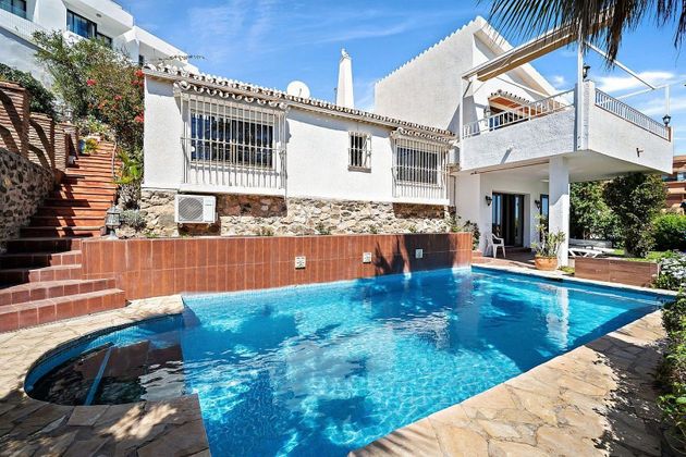 Foto 2 de Casa en venda a Zona Sohail de 3 habitacions amb terrassa i piscina