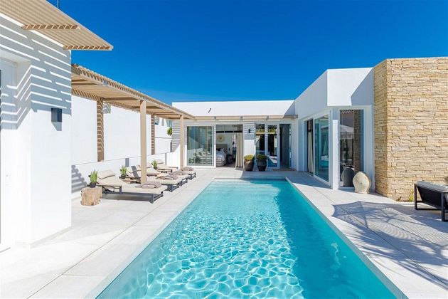 Foto 2 de Venta de casa en Riviera del Sol de 9 habitaciones con terraza y piscina