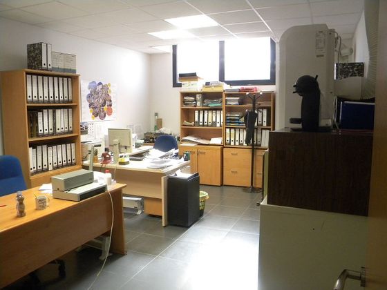Foto 2 de Oficina en venda a calle María Zambrano de 210 m²