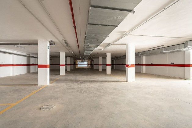Foto 1 de Alquiler de garaje en calle De Cervantes de 27 m²