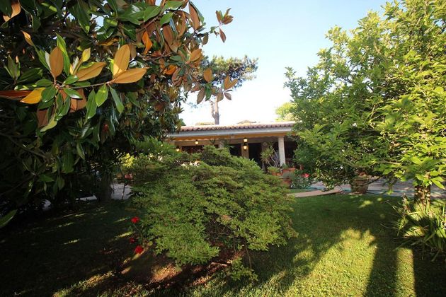 Foto 1 de Xalet en venda a Nigrán de 2 habitacions amb piscina i jardí