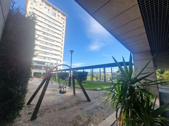 Foto 2 de Venta de piso en Alcabre - Navia - Comesaña de 4 habitaciones con garaje y jardín