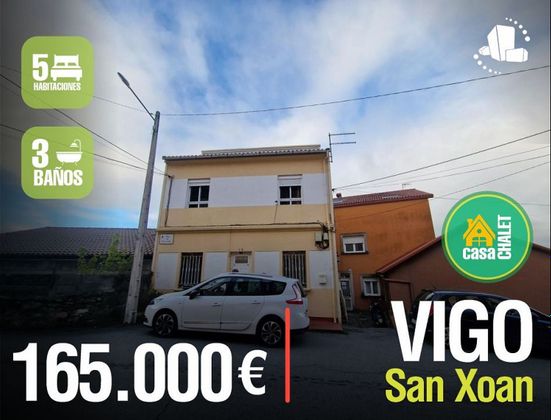 Foto 1 de Xalet en venda a Travesía de Vigo - San Xoán de 5 habitacions amb piscina i garatge