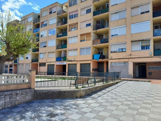 Foto 1 de Venta de piso en Torrelles de Foix de 3 habitaciones con piscina y balcón
