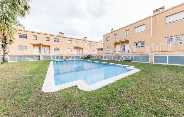 Foto 1 de Venta de casa en Santa Maria-Eixample-Sud Sumella de 4 habitaciones con terraza y piscina