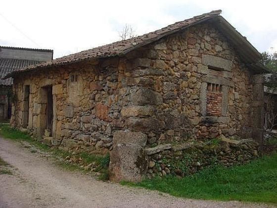 Foto 1 de Casa rural en venta en Salvaterra de Miño de 3 habitaciones y 5700 m²