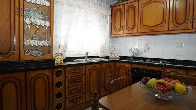 Foto 2 de Casa adosada en venta en Motril pueblo de 3 habitaciones con terraza y balcón
