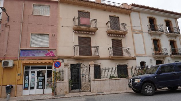 Foto 1 de Piso en venta en Vélez de Benaudalla de 3 habitaciones con terraza y ascensor