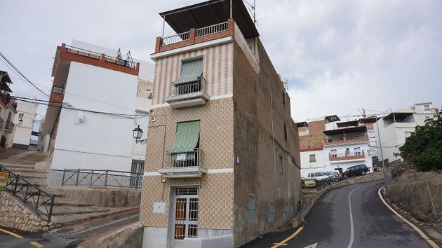 Foto 1 de Casa adosada en venta en calle Rioja de 3 habitaciones con terraza