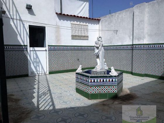 Foto 1 de Casa adosada en venta en Bollullos Par del Condado de 5 habitaciones con terraza y piscina