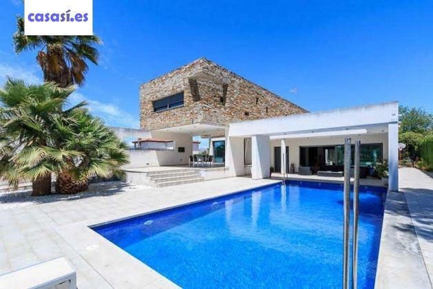 Foto 2 de Xalet en venda a Gójar de 5 habitacions amb terrassa i piscina