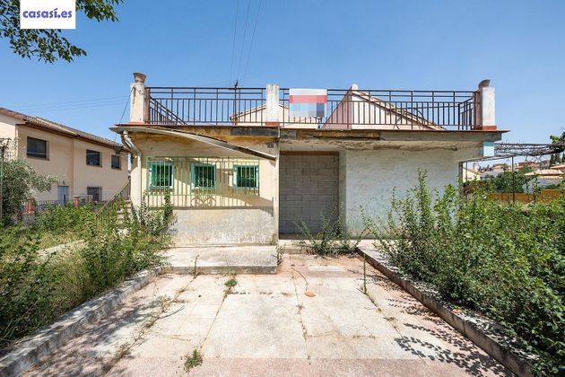Foto 2 de Chalet en venta en Huétor Vega de 4 habitaciones con terraza