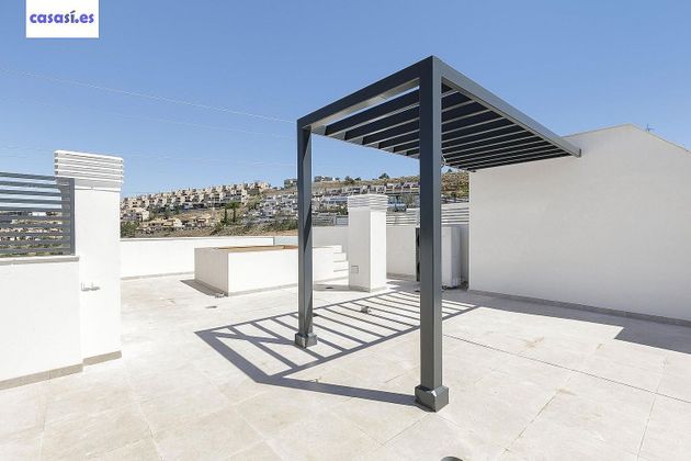 Foto 2 de Àtic en venda a Huétor Vega de 4 habitacions amb terrassa i piscina