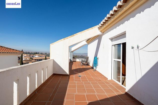 Foto 1 de Venta de ático en Zubia (La) de 3 habitaciones con terraza y piscina