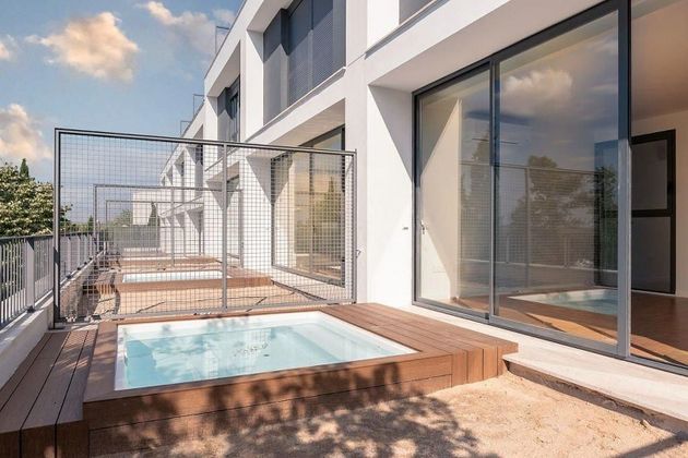 Foto 2 de Venta de casa en Nuevo Aranjuez de 4 habitaciones con terraza y piscina