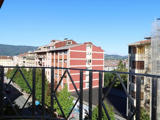 Foto 2 de Venta de piso en Centro - Mendibil - Santiago de 3 habitaciones con balcón y calefacción