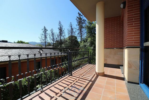 Foto 1 de Pis en venda a Centro - Mendibil - Santiago de 3 habitacions amb terrassa i piscina