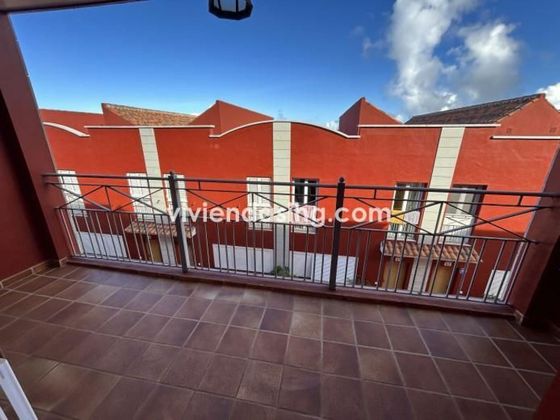 Foto 1 de Casa adossada en venda a carretera General de 3 habitacions amb terrassa i garatge
