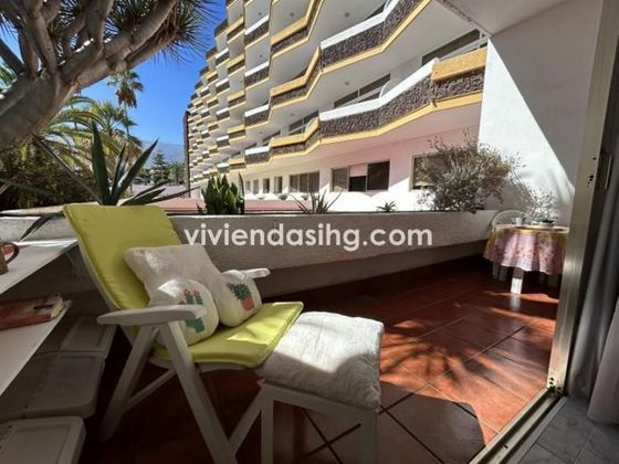 Foto 2 de Pis en venda a calle Aceviño de 2 habitacions amb terrassa i piscina
