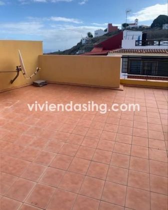 Foto 2 de Venta de dúplex en calle Santo Domingo de 3 habitaciones con terraza y garaje