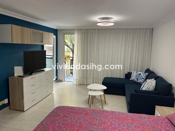 Foto 2 de Estudio en alquiler en avenida Familia de Betancourt y Molina con muebles y balcón