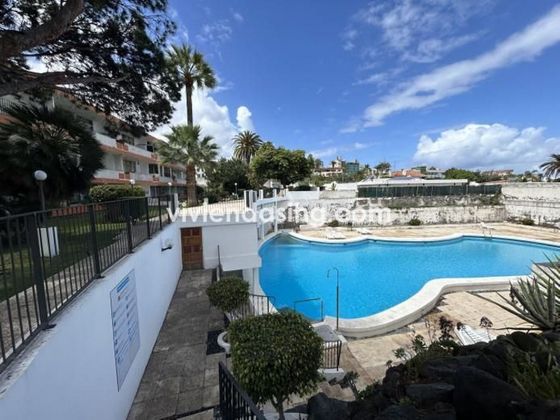 Foto 2 de Venta de piso en calle Isla Gran Canaria de 1 habitación con terraza y piscina